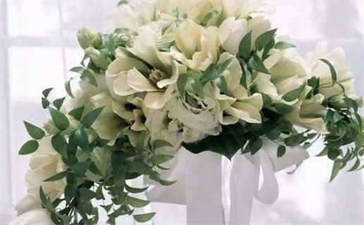 2025年04月30日结婚是黄道吉日吗？ 办婚礼适合吗？