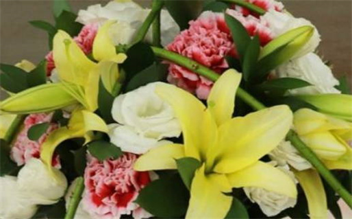 2025年04月30日结婚合不合适？ 今日办喜事好吗