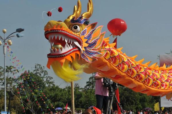 从泼水节看少数民族的庆祝文化