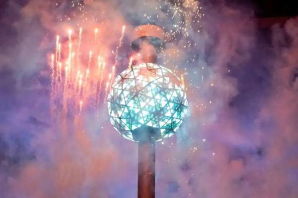 新年庆祝与西方的跨年习俗：为何这一天如此特别