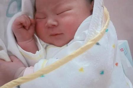 2017年宝宝降临：揭秘最佳生娃吉日，你的孩子会是福星吗？
