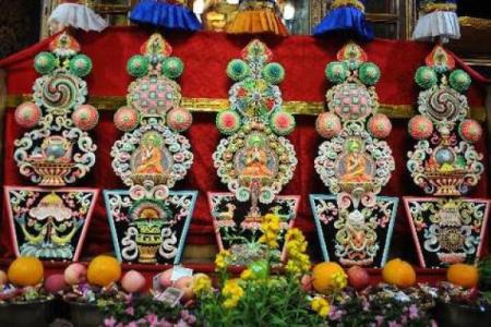 如何在回民节日中体验地道的风土人情