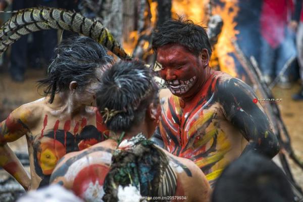 西藏的祭火节：深入了解藏族的精神信仰与祈愿