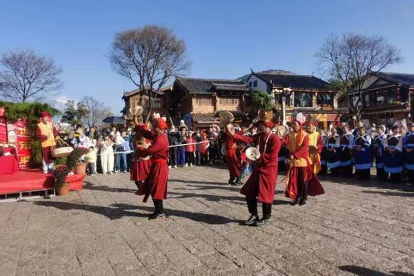 纳西族东巴文化与传统节日的交织 纳西族东巴文化与传统节日的交织